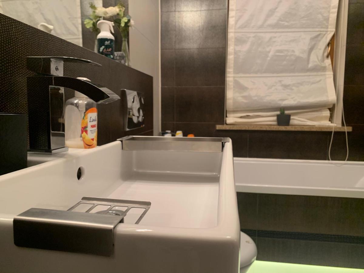 שצ'צ'ין Uroczy Apartament W Centrum Miasta מראה חיצוני תמונה